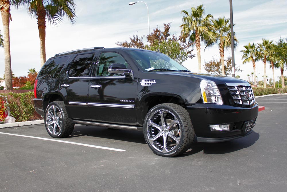 Giovanna Dalar-6V Chrome on Black Cadillac Escalade